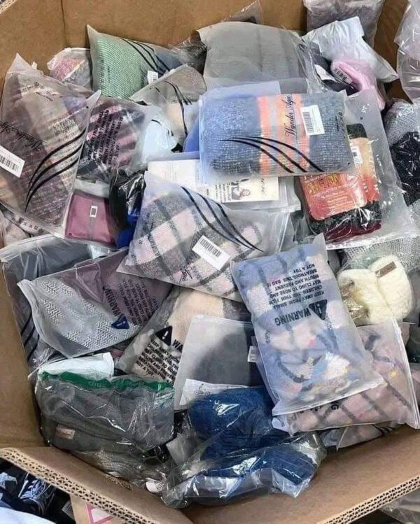 Mixed kids and adults clothing pallets