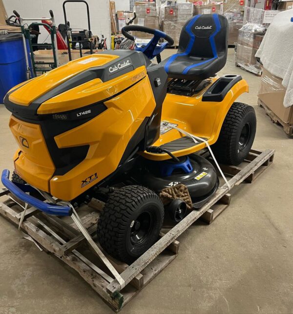 DEWALT & MILWAUKEE PALLETS - Image 2