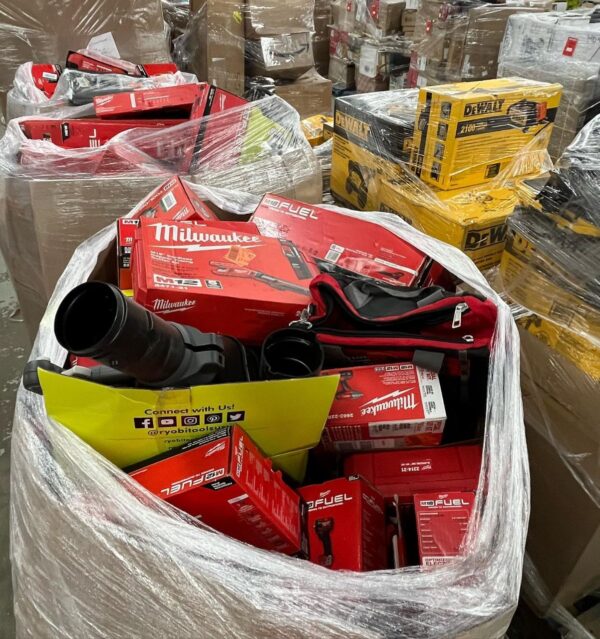 DEWALT & MILWAUKEE PALLETS - Image 3