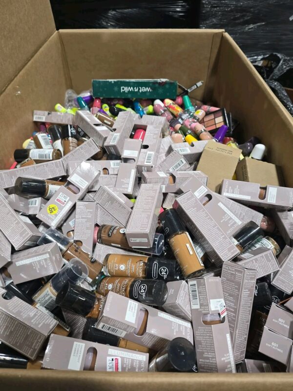 Name Brand Makeup (Polish load ) - Image 15